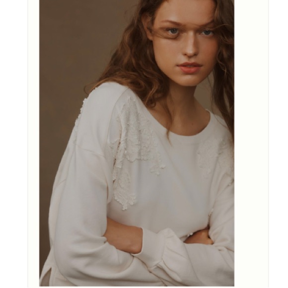 Anthropologie Ivory Crochet Appliqué Pullover Sweatshirt/Top - Picture 2 of 16